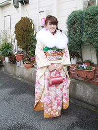成人式・卒業式の袴・着付セットのご予約も承っております